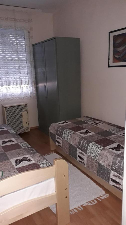 Annika Apartman Eger Eksteriør billede
