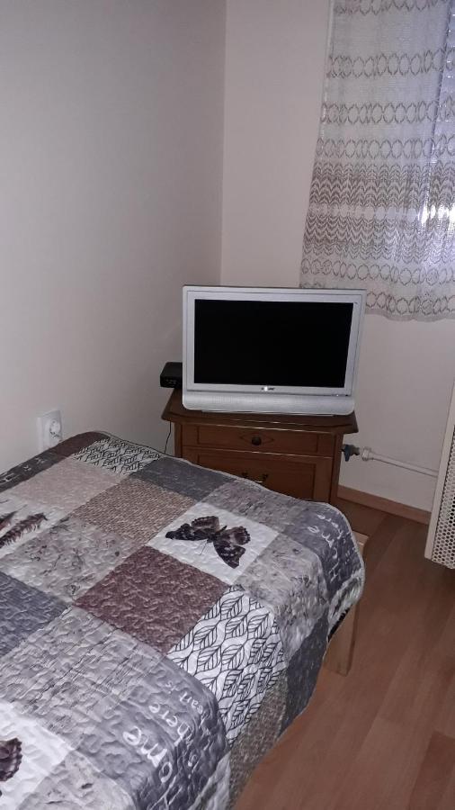 Annika Apartman Eger Eksteriør billede